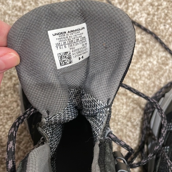 Under Armor Hiking Boots - Picture 2 of 3